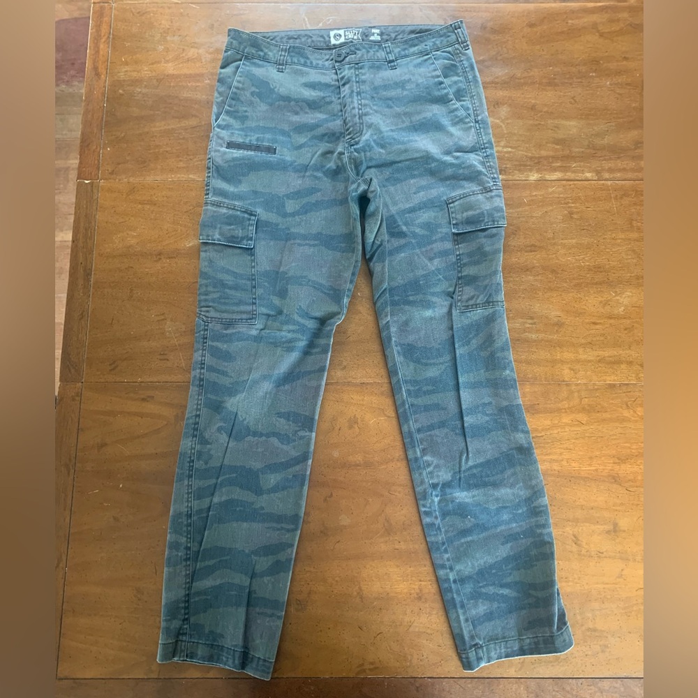 Salty Crew Mens Camo cargo pants 32”
